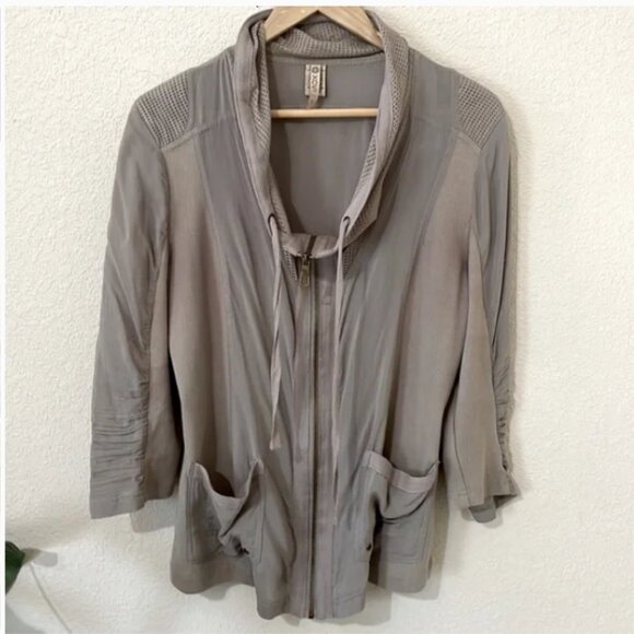 XCVI Boho Lagenlook Cowl Neck Zipper Ruched Sleeves Light Jacket Size Large - Picture 1 of 12
